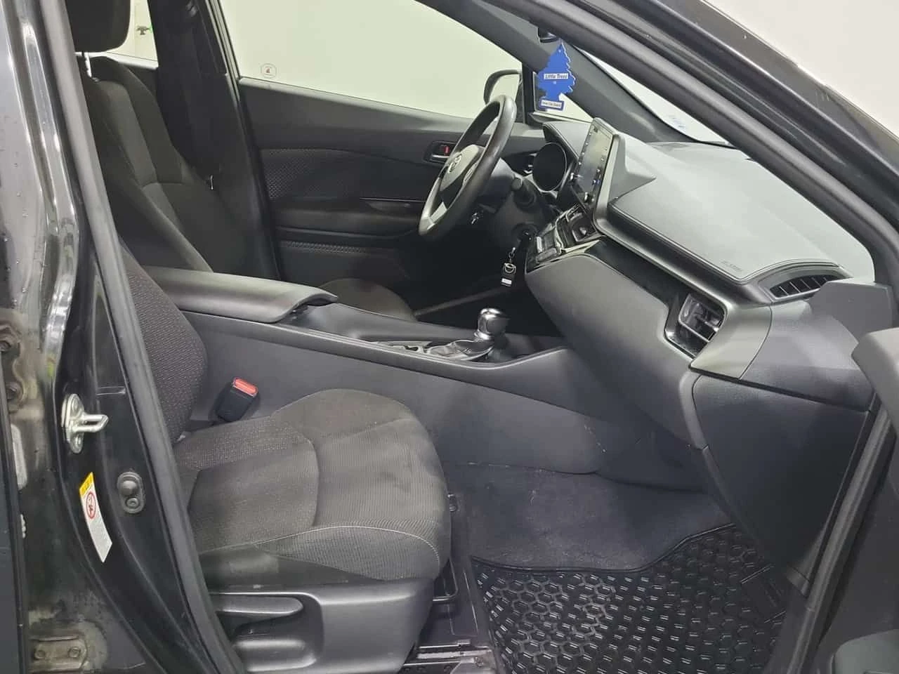 Toyota C-HR * FWD * CARFAX * ОПЦИЯ ЗА ФИНАНСИРАНЕ, снимка 9 - Автомобили и джипове - 55684372