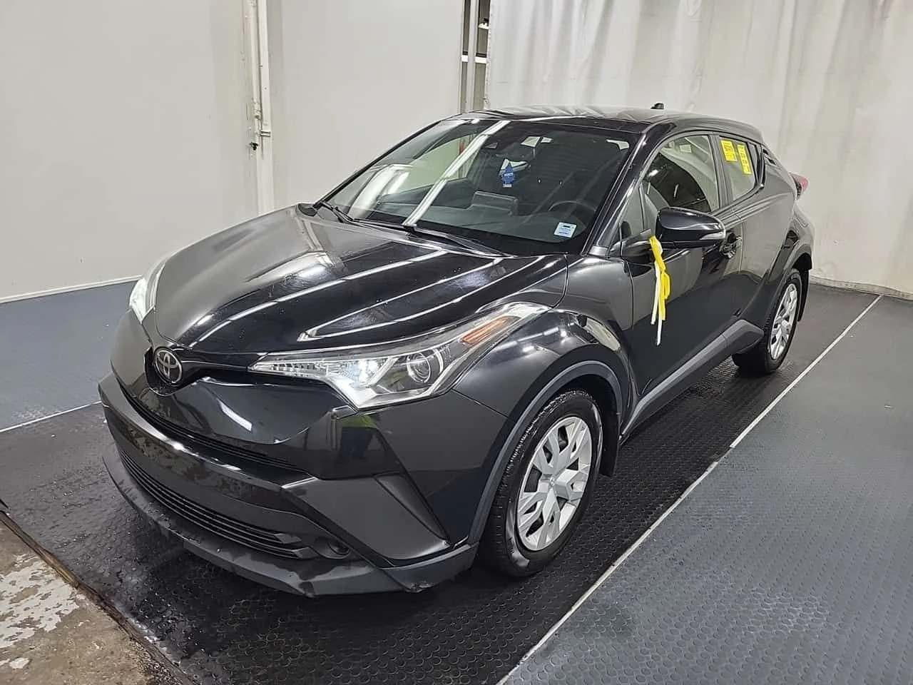 Toyota C-HR * FWD * CARFAX * ОПЦИЯ ЗА ФИНАНСИРАНЕ, снимка 12 - Автомобили и джипове - 55684372