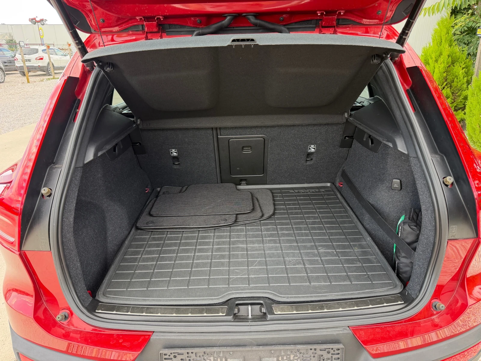 Volvo XC40 2.0d 190kc. 4x4, снимка 15 - Автомобили и джипове - 56108468
