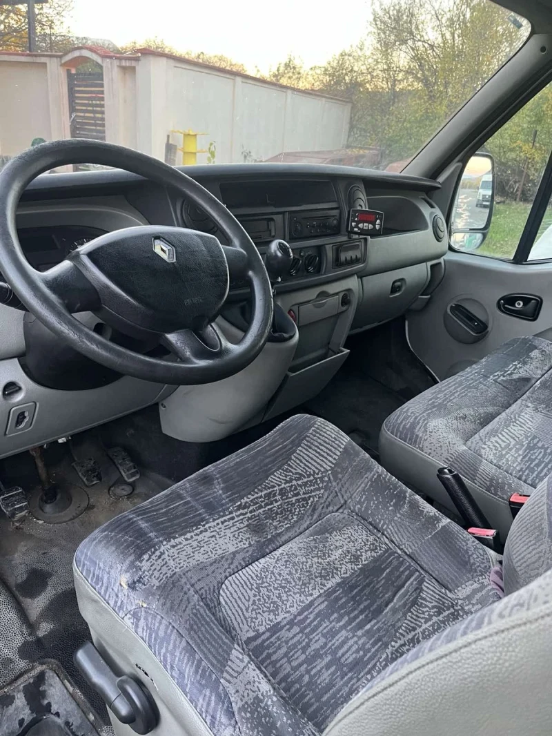 Renault Master 2.5, снимка 8 - Бусове и автобуси - 52694472