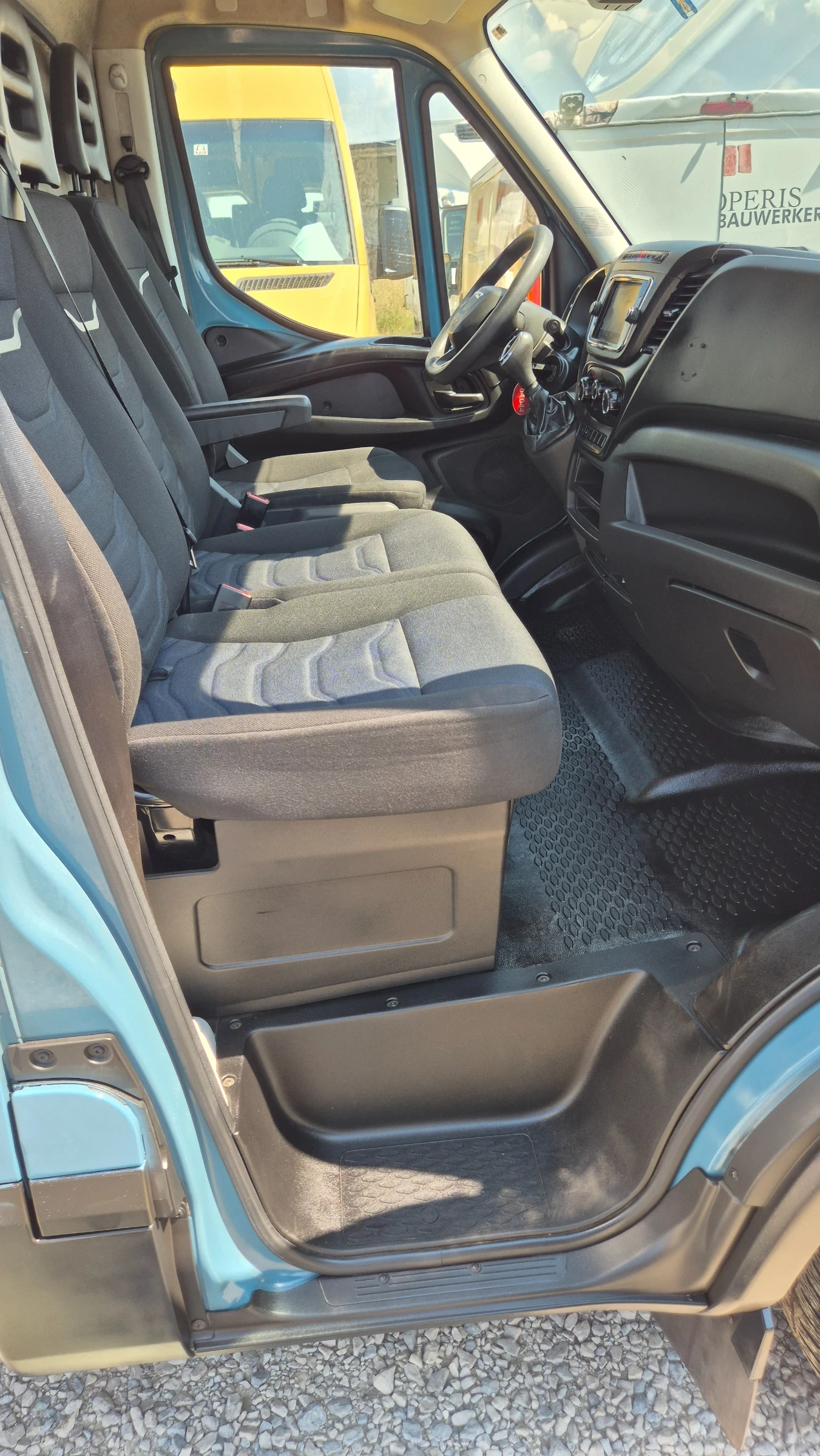 Iveco Daily 35s18* HI-MATIC* БОРД* КЛИМА* ШВЕЙЦАРИЯ* , снимка 13 - Бусове и автобуси - 55559776