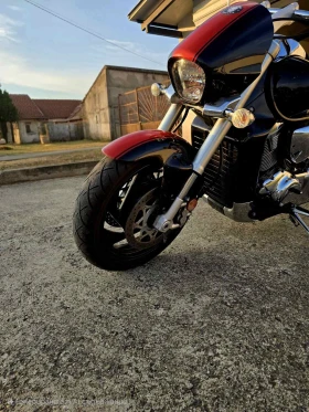  Suzuki Boulevard