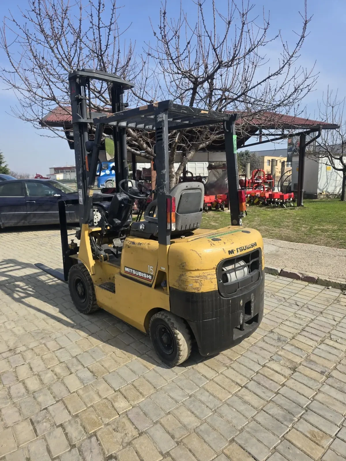 Мотокар Mitsubishi Бензин, 1.5 тон, вдига 4 м, снимка 4 - Индустриална техника - 53707720