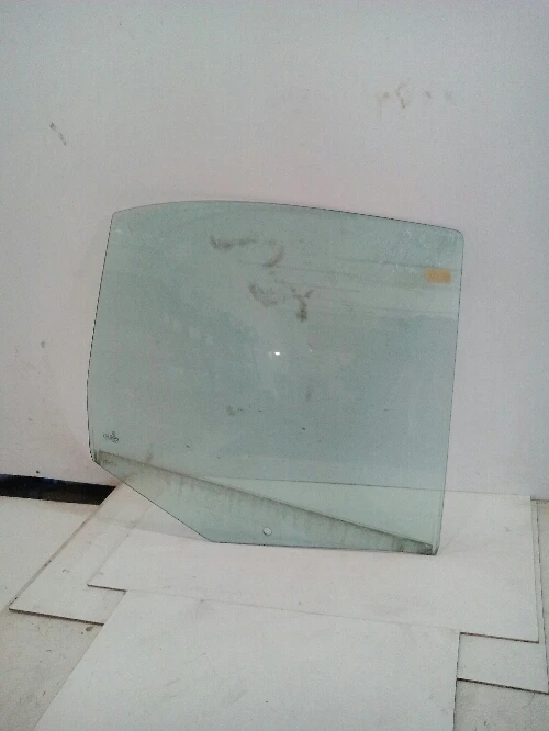 Стъкло задно дясно Фолксваген Бора седан