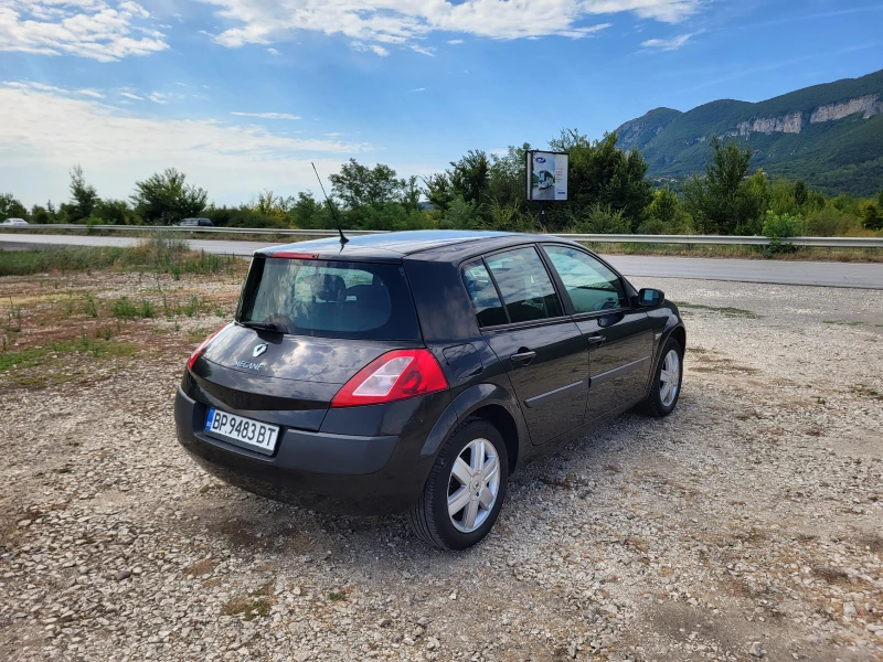 Renault Megane 1.6i, снимка 5 - Автомобили и джипове - 46864003