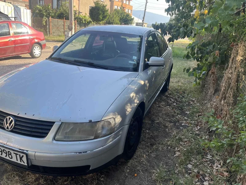 VW Passat, снимка 1 - Автомобили и джипове - 47004647