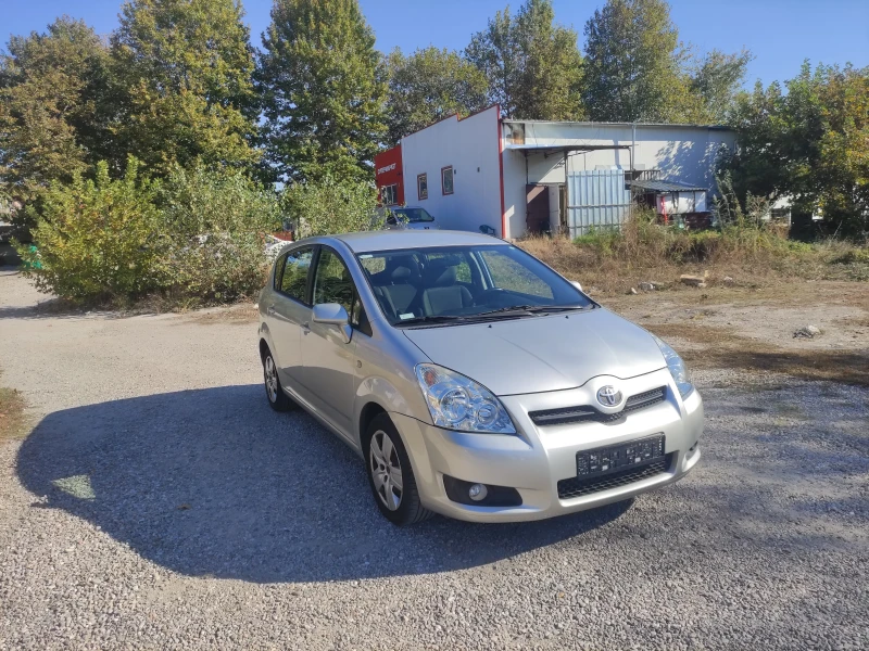 Toyota Corolla verso 1.8като нов 180000км феис лифт, снимка 1 - Автомобили и джипове - 47683953