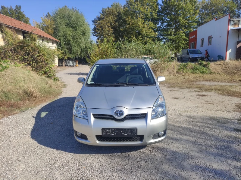 Toyota Corolla verso 1.8като нов 180000км феис лифт, снимка 2 - Автомобили и джипове - 47683953