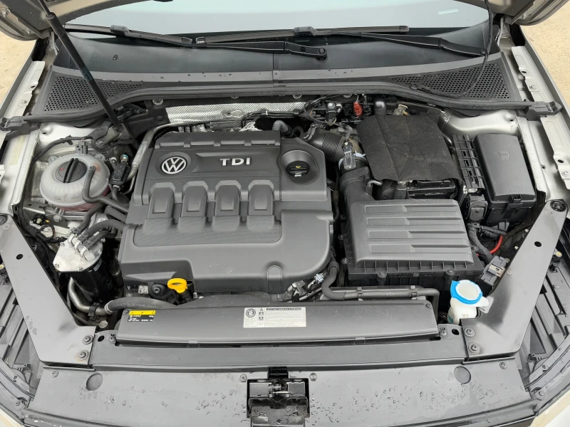 VW Passat 1.6TDI/120кс, снимка 16 - Автомобили и джипове - 48652308