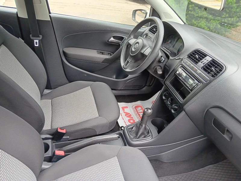 VW Polo 1.6 TDI, снимка 9 - Автомобили и джипове - 52371648