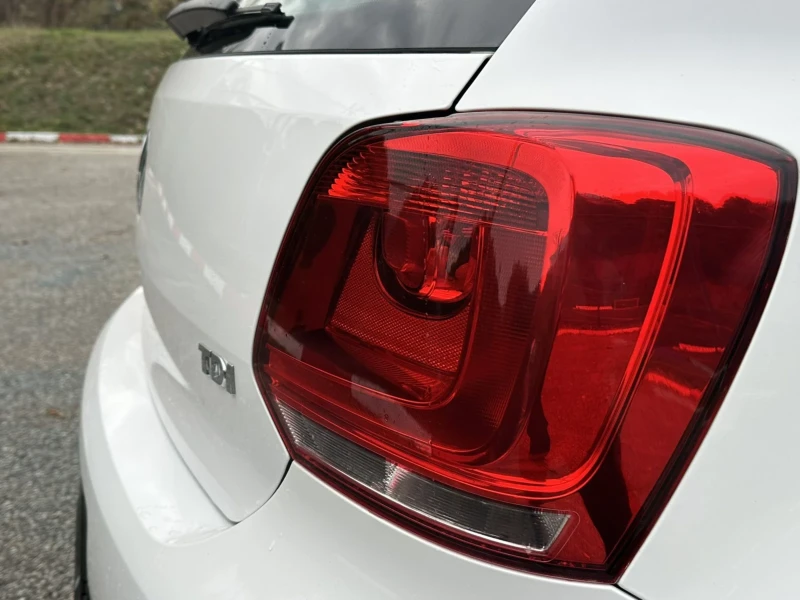 VW Polo 1.6 TDI, снимка 11 - Автомобили и джипове - 52371648