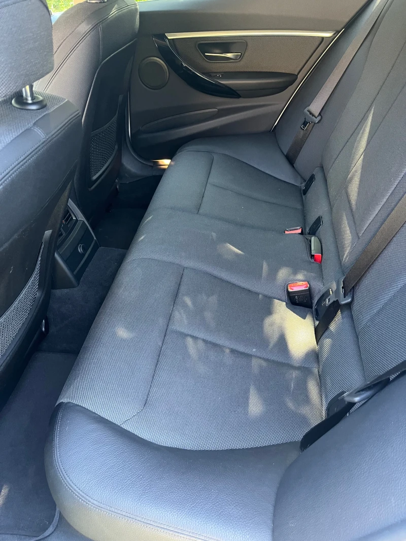 BMW 320, снимка 10 - Автомобили и джипове - 52394341