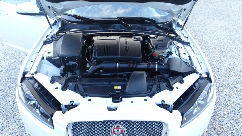 Jaguar Xf 2.2D* 8ZF* TOP, снимка 15 - Автомобили и джипове - 51543959