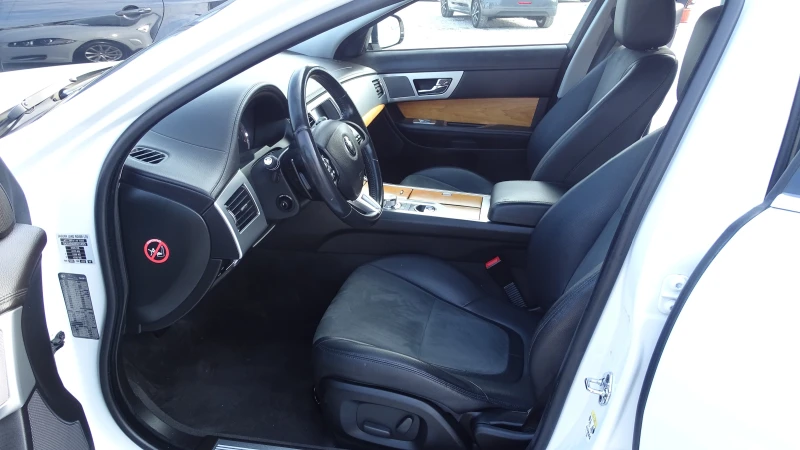 Jaguar Xf 2.2D* 8ZF* TOP, снимка 13 - Автомобили и джипове - 51543959