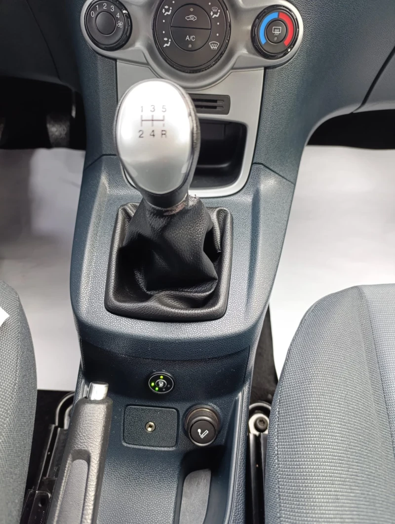 Ford Fiesta 1.4.* 96кс* БЕНЗИН-ГАЗ, снимка 11 - Автомобили и джипове - 52620573
