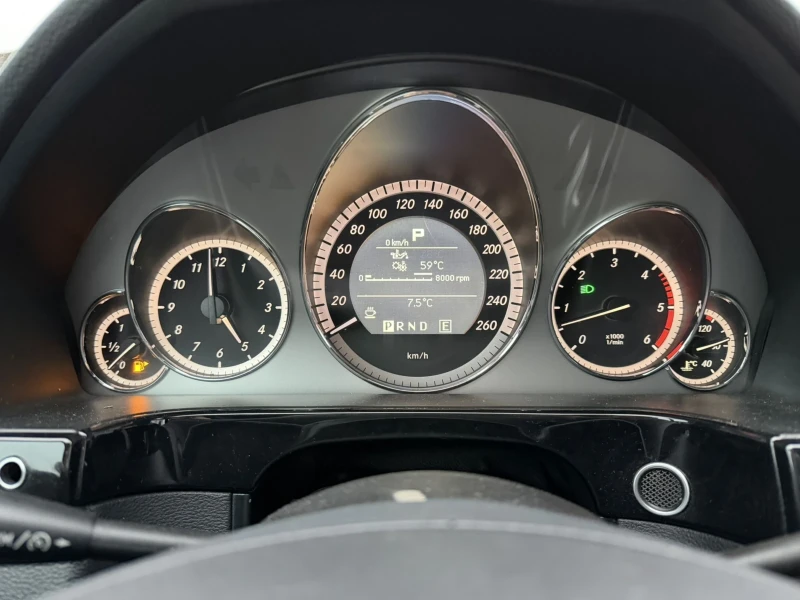 Mercedes-Benz E 350 AMG, снимка 11 - Автомобили и джипове - 53296260