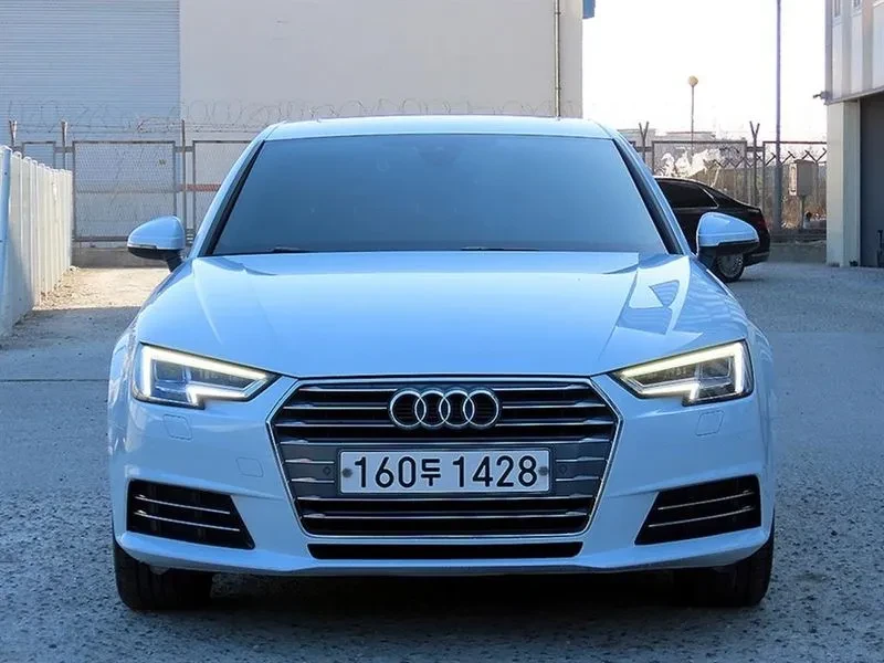 Audi A4 2.0 TDI Premium, снимка 2 - Автомобили и джипове - 53681438