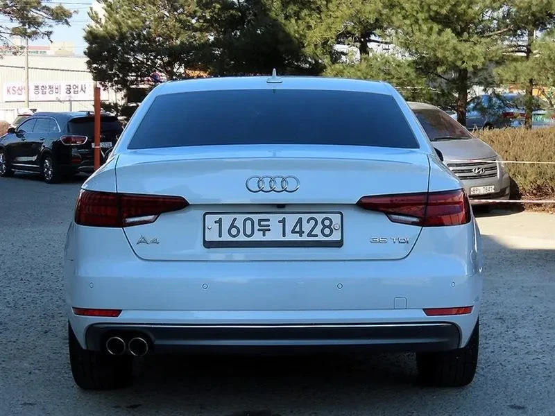 Audi A4 2.0 TDI Premium, снимка 4 - Автомобили и джипове - 53681438