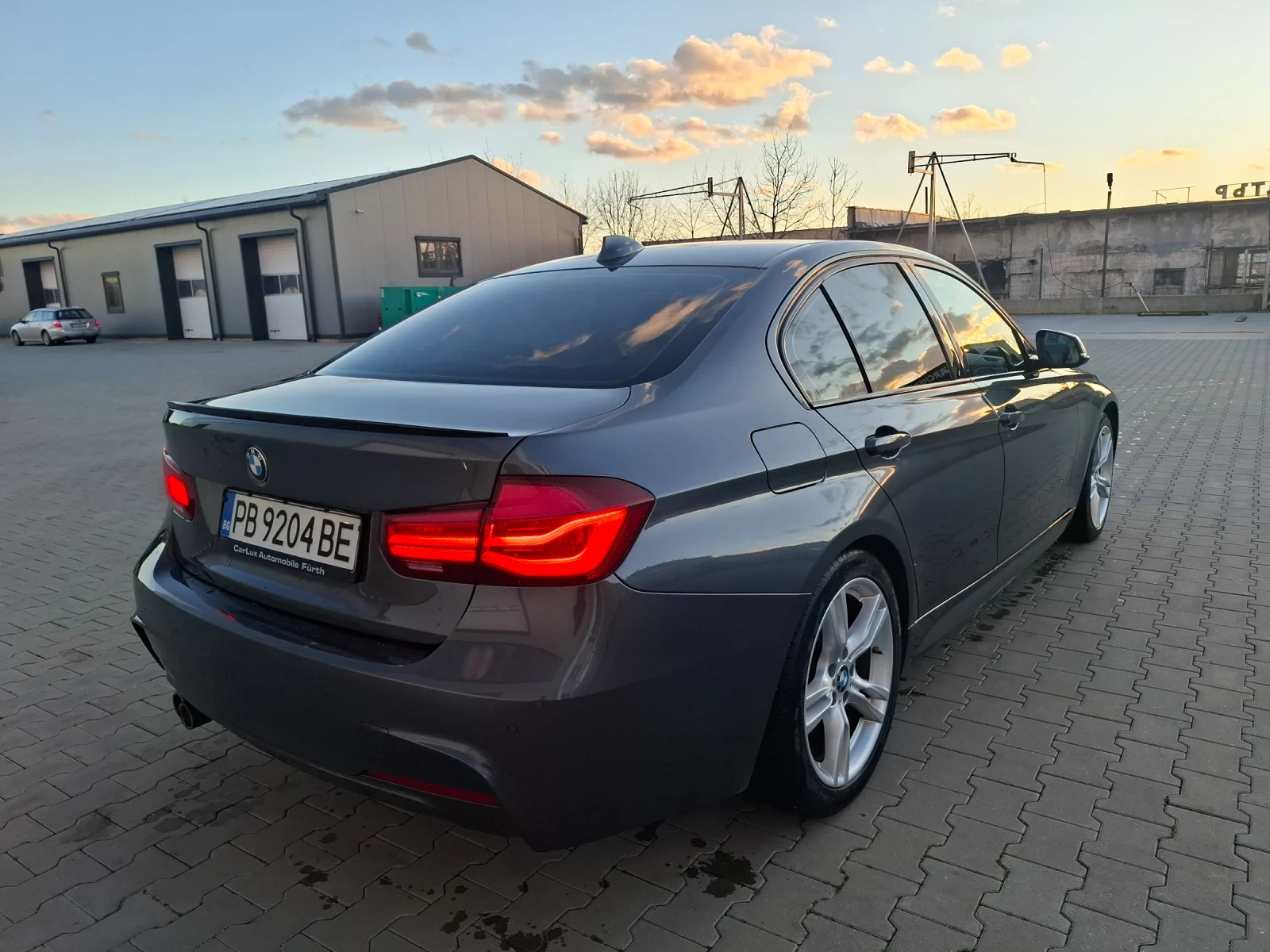 BMW 320 M-Performance/Full екстри/Лизинг, снимка 7 - Автомобили и джипове - 49906726