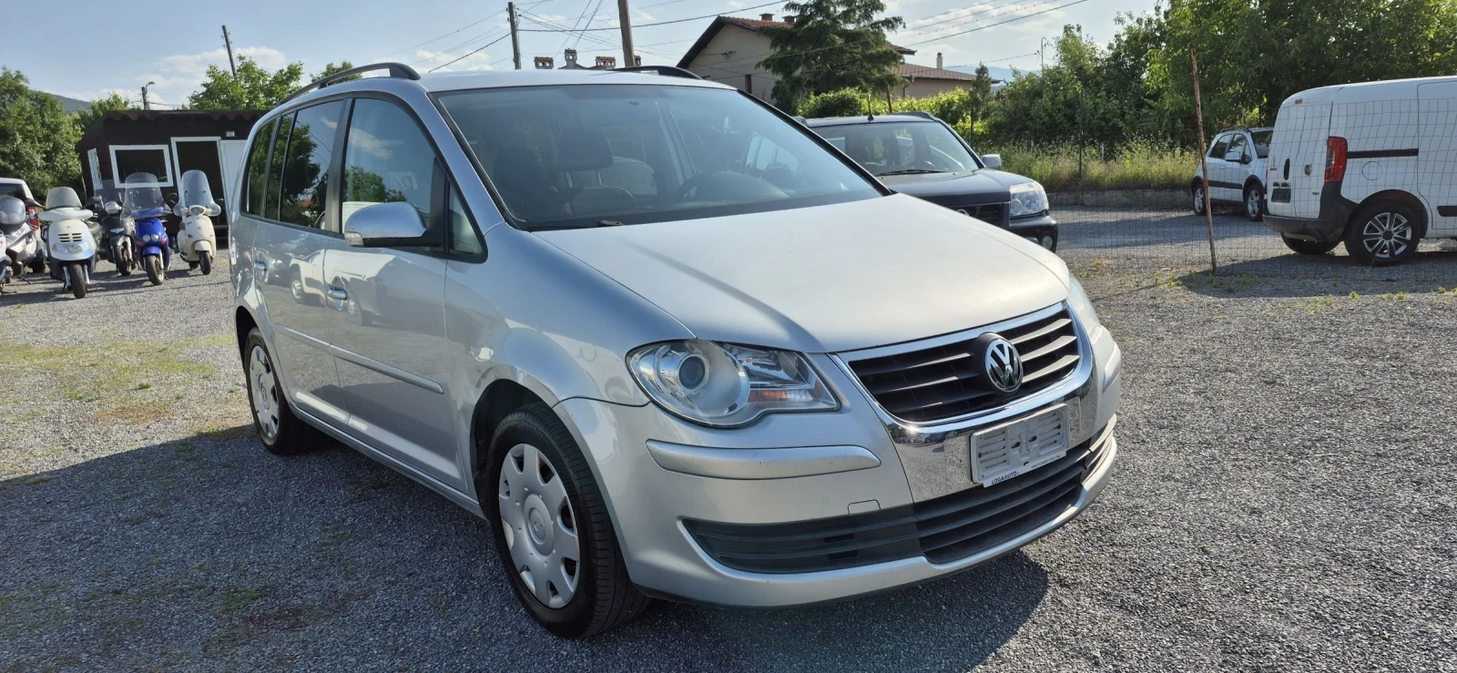 VW Touran 2.0i  7 Места - изображение 2