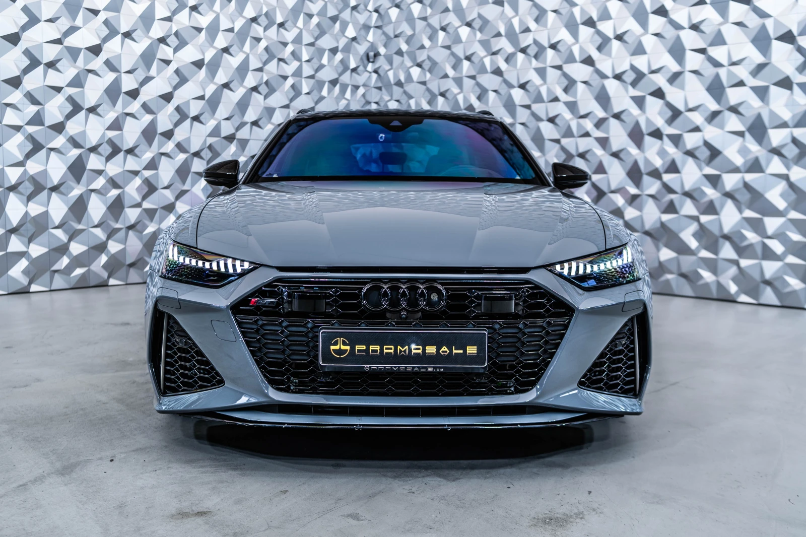 Audi Rs6 Quattro Carbon* B&O* Pano* Ceramic, снимка 2 - Автомобили и джипове - 54066964