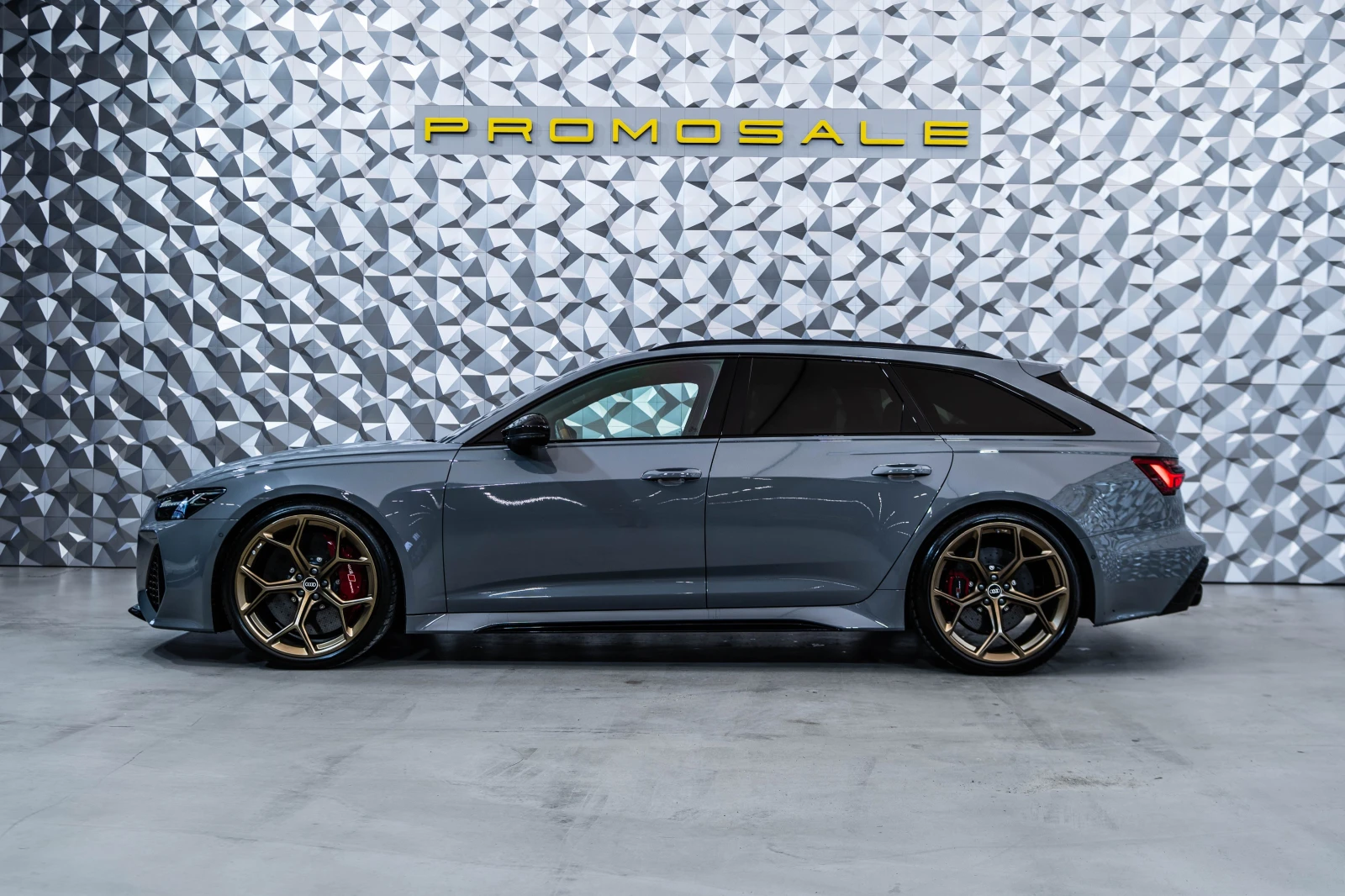 Audi Rs6 Quattro Carbon* B&O* Pano* Ceramic, снимка 3 - Автомобили и джипове - 54066964