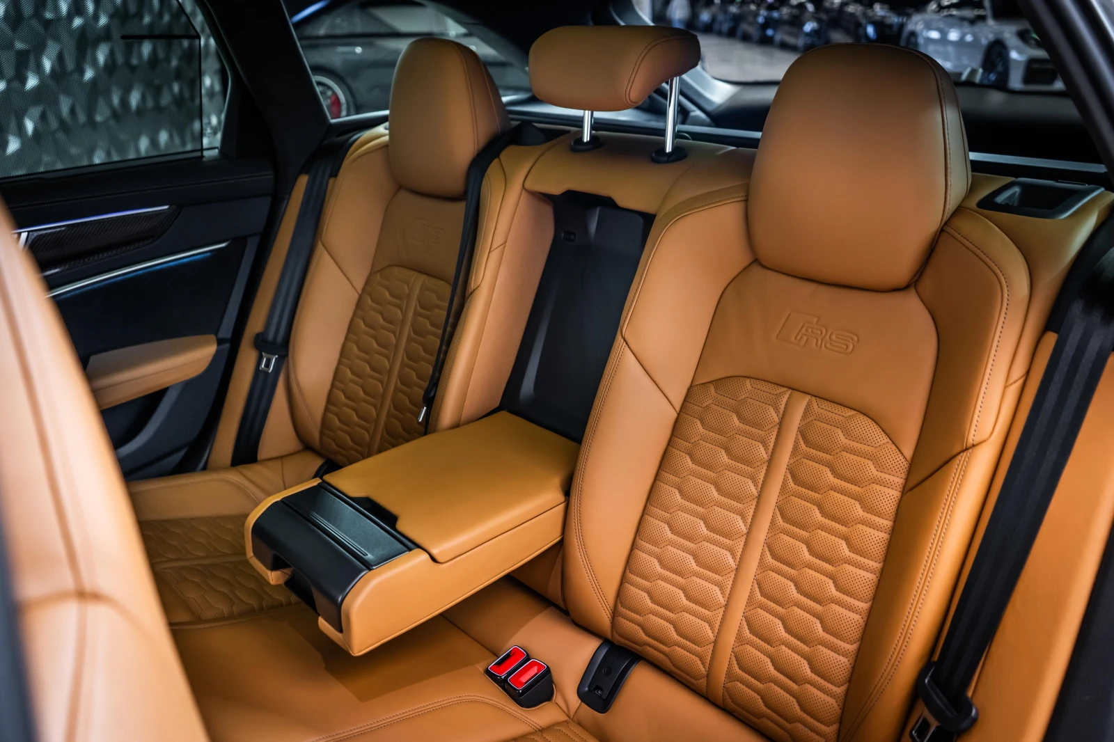 Audi Rs6 Quattro Carbon* B&O* Pano* Ceramic, снимка 16 - Автомобили и джипове - 54066964