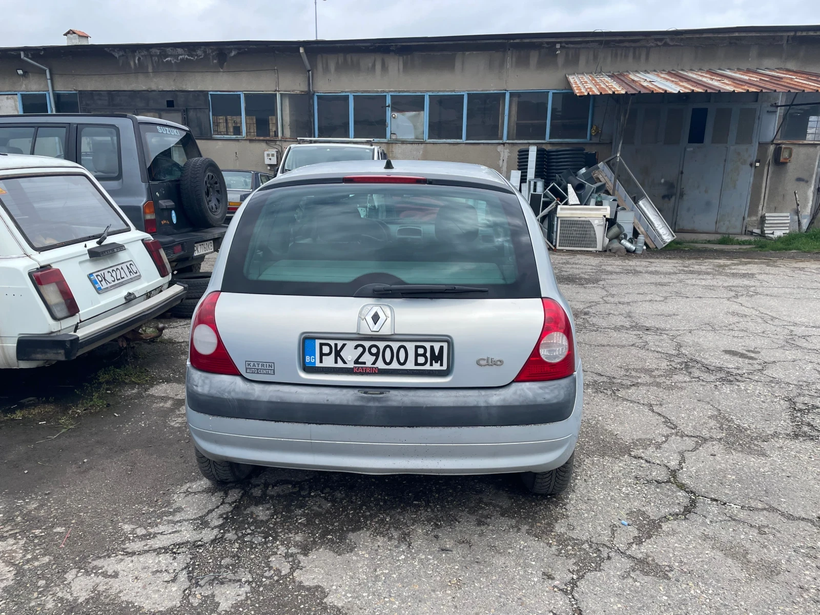 Renault Clio 1.4 16v автоматик, снимка 3 - Автомобили и джипове - 54195254