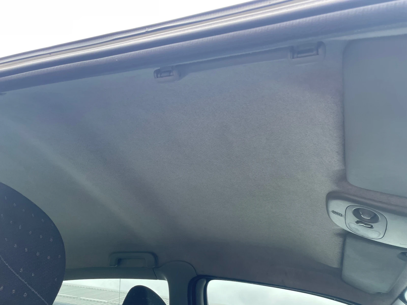 Renault Clio 1.4 16v автоматик, снимка 9 - Автомобили и джипове - 54195254