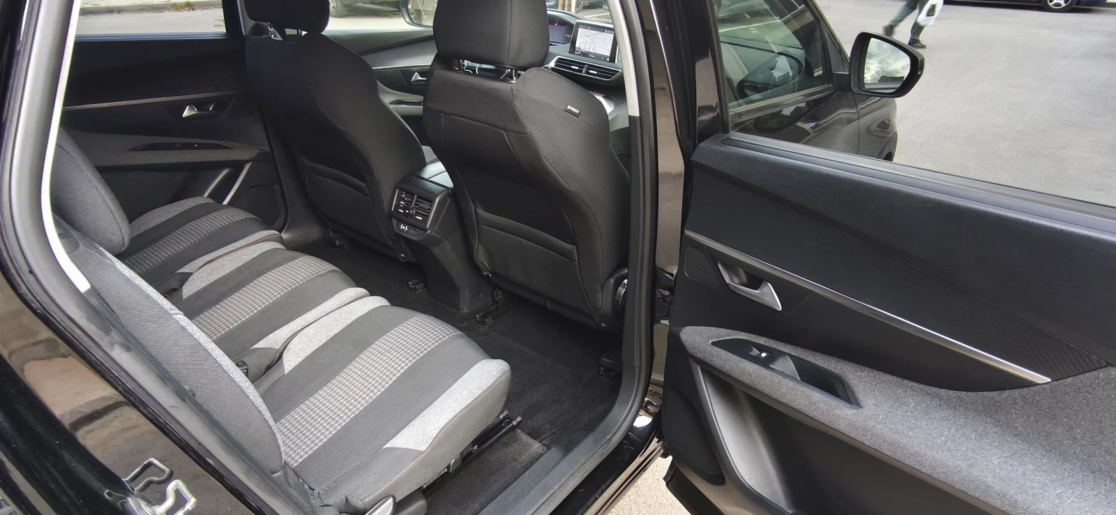 Peugeot 5008 1.5 Bluehdi 6+ 1 8EAT, снимка 13 - Автомобили и джипове - 54220288