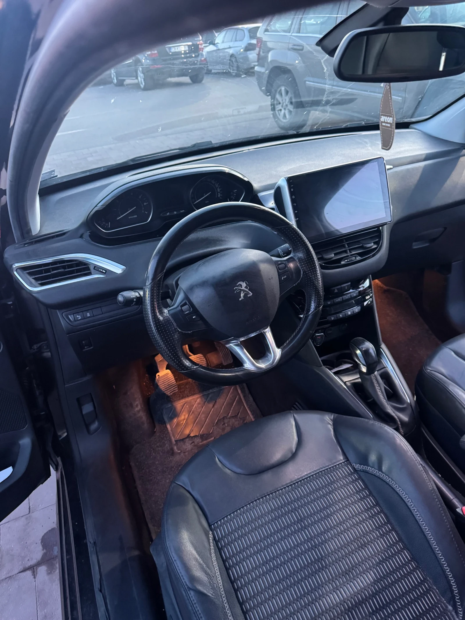 Peugeot 208, снимка 5 - Автомобили и джипове - 54495686