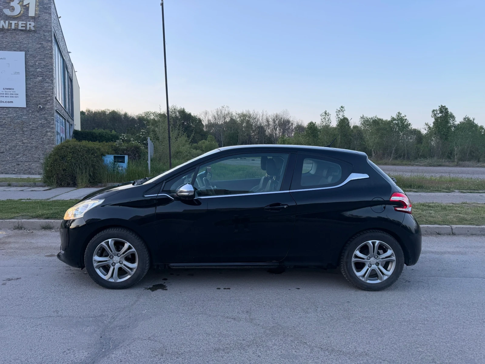 Peugeot 208, снимка 3 - Автомобили и джипове - 54495686