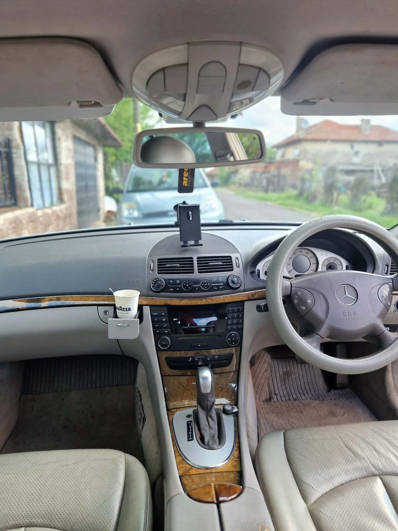 Mercedes-Benz E 320 3.2 CDI, снимка 6 - Автомобили и джипове - 54743624
