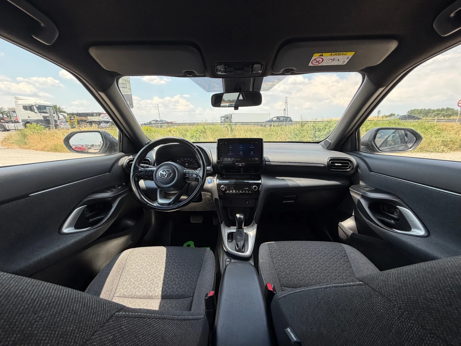 Toyota Yaris Cross 1.5 HYBRID AWD-i Trend (TOP), снимка 15 - Автомобили и джипове - 55059865