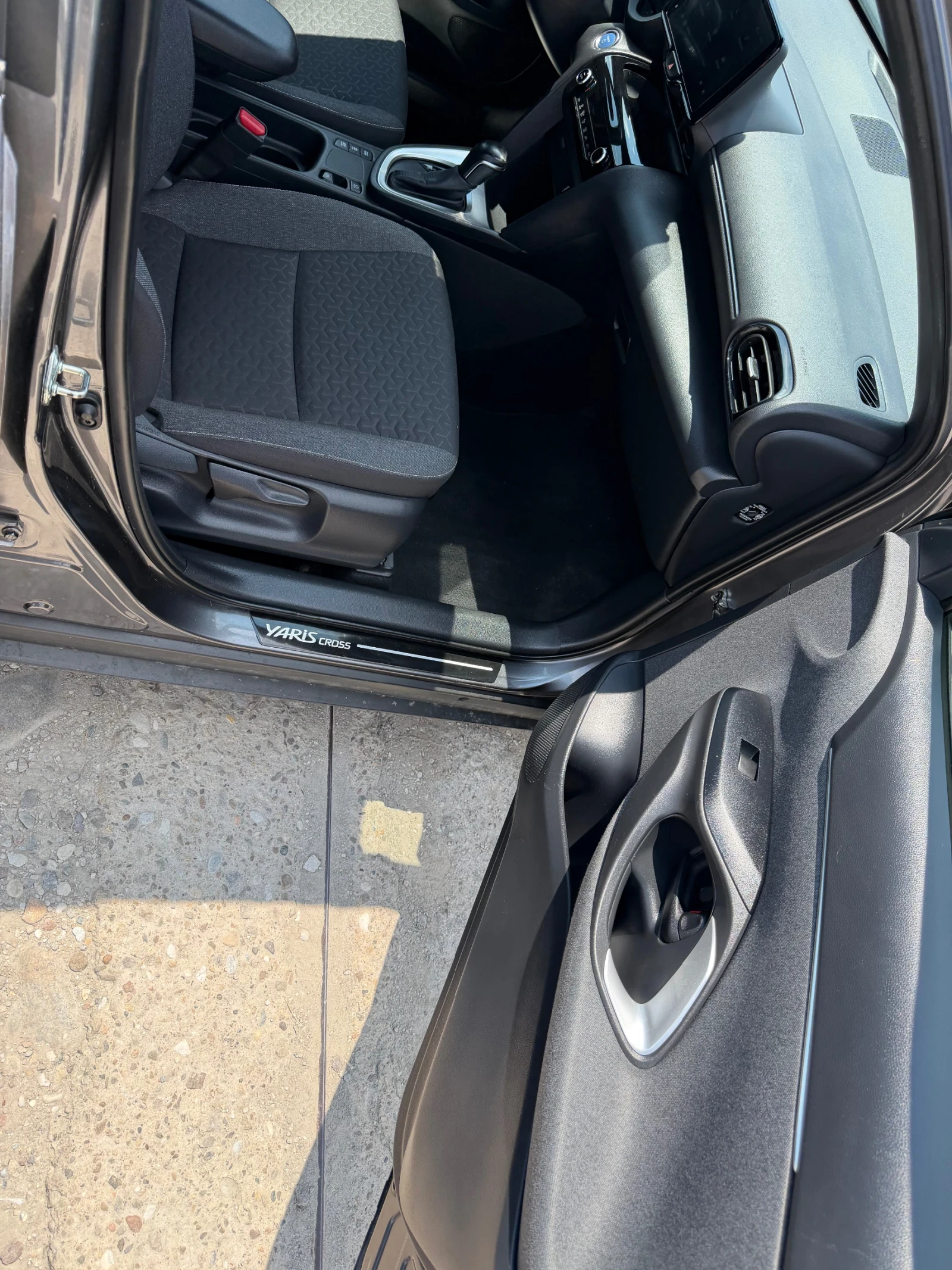 Toyota Yaris Cross 1.5 HYBRID AWD-i Trend (TOP), снимка 13 - Автомобили и джипове - 55059865