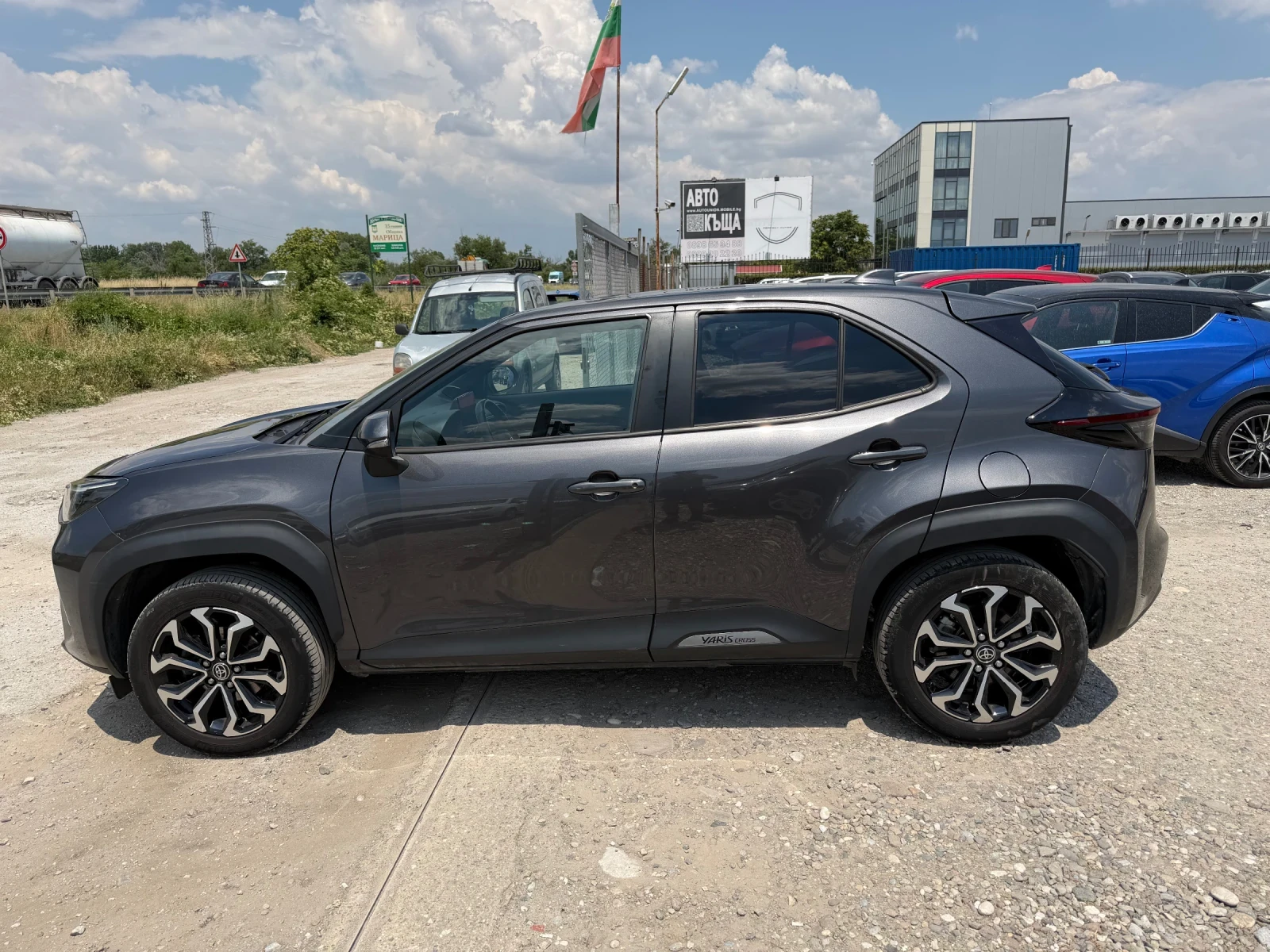 Toyota Yaris Cross 1.5 HYBRID AWD-i Trend (TOP), снимка 3 - Автомобили и джипове - 55059865
