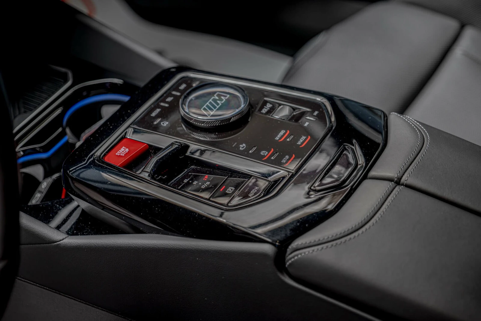 BMW M5 4.4 Plug-in Hybrid/Bower/HuD/Обдухване/Керамика/Ка, снимка 10 - Автомобили и джипове - 55078905