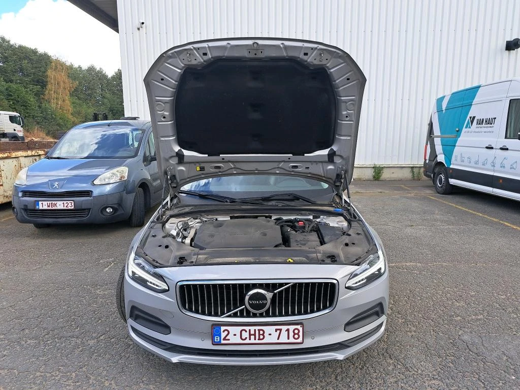 Volvo V90 B4 D MHEV MOMENTUM PRO AUTO NAVI, снимка 7 - Автомобили и джипове - 56107687