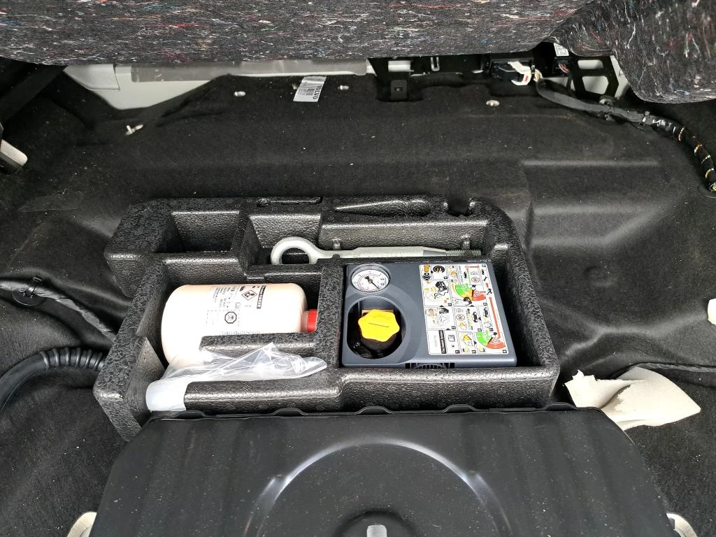 Volvo V90 B4 D MHEV MOMENTUM PRO AUTO NAVI, снимка 16 - Автомобили и джипове - 56107687