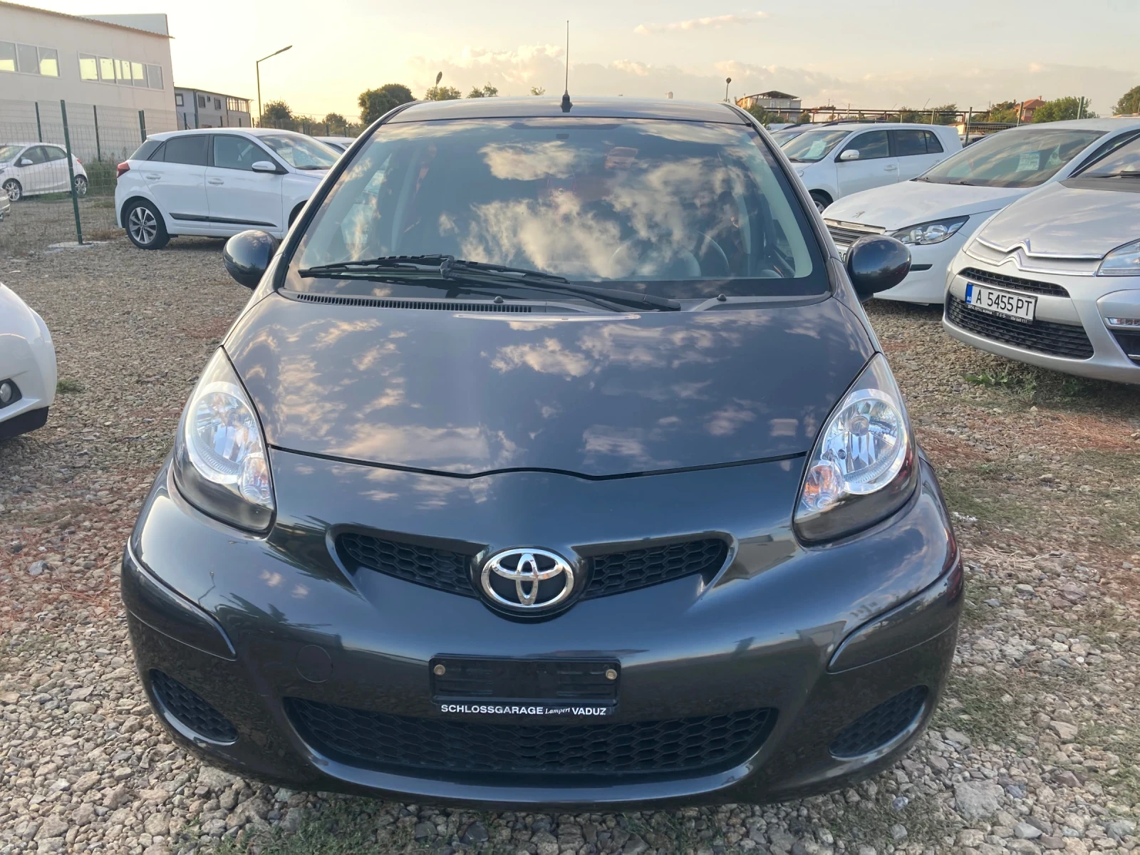 Toyota Aygo 1.0, снимка 3 - Автомобили и джипове - 56111223