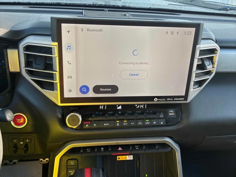 Toyota Tundra * Limited Hybrid * CARFAX * БЕЗ ПЪРВОНАЧАЛНА ВНОСК, снимка 9 - Автомобили и джипове - 52940867