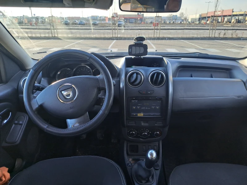 Dacia Duster, снимка 8 - Автомобили и джипове - 53341287