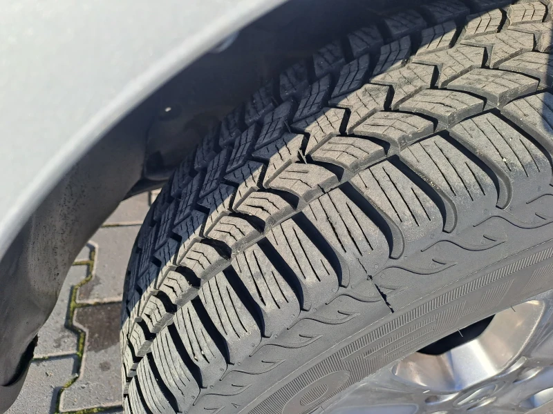 Dacia Duster, снимка 9 - Автомобили и джипове - 53341287