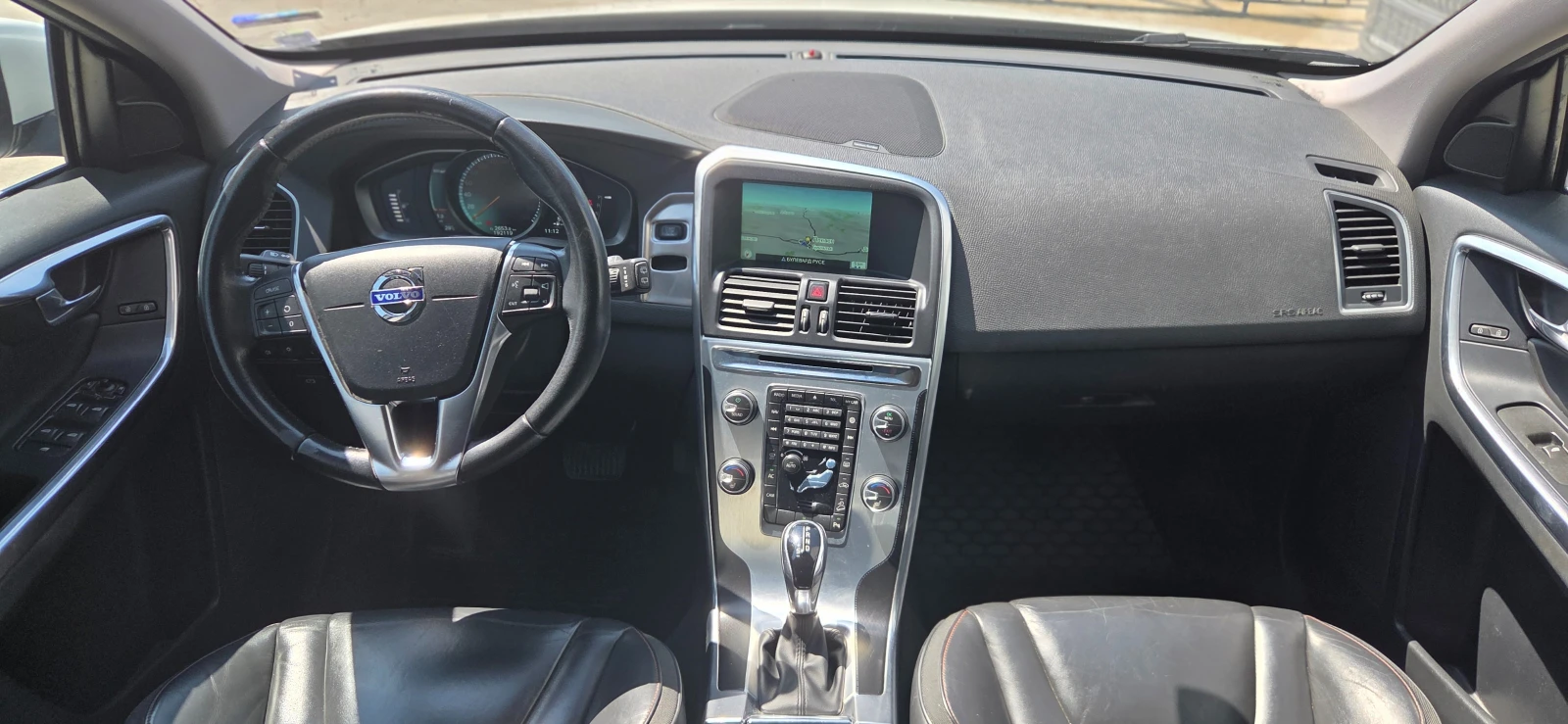 Volvo XC60 d5 - изображение 8