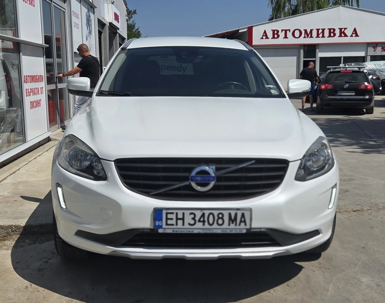 Volvo XC60 d5 - изображение 2