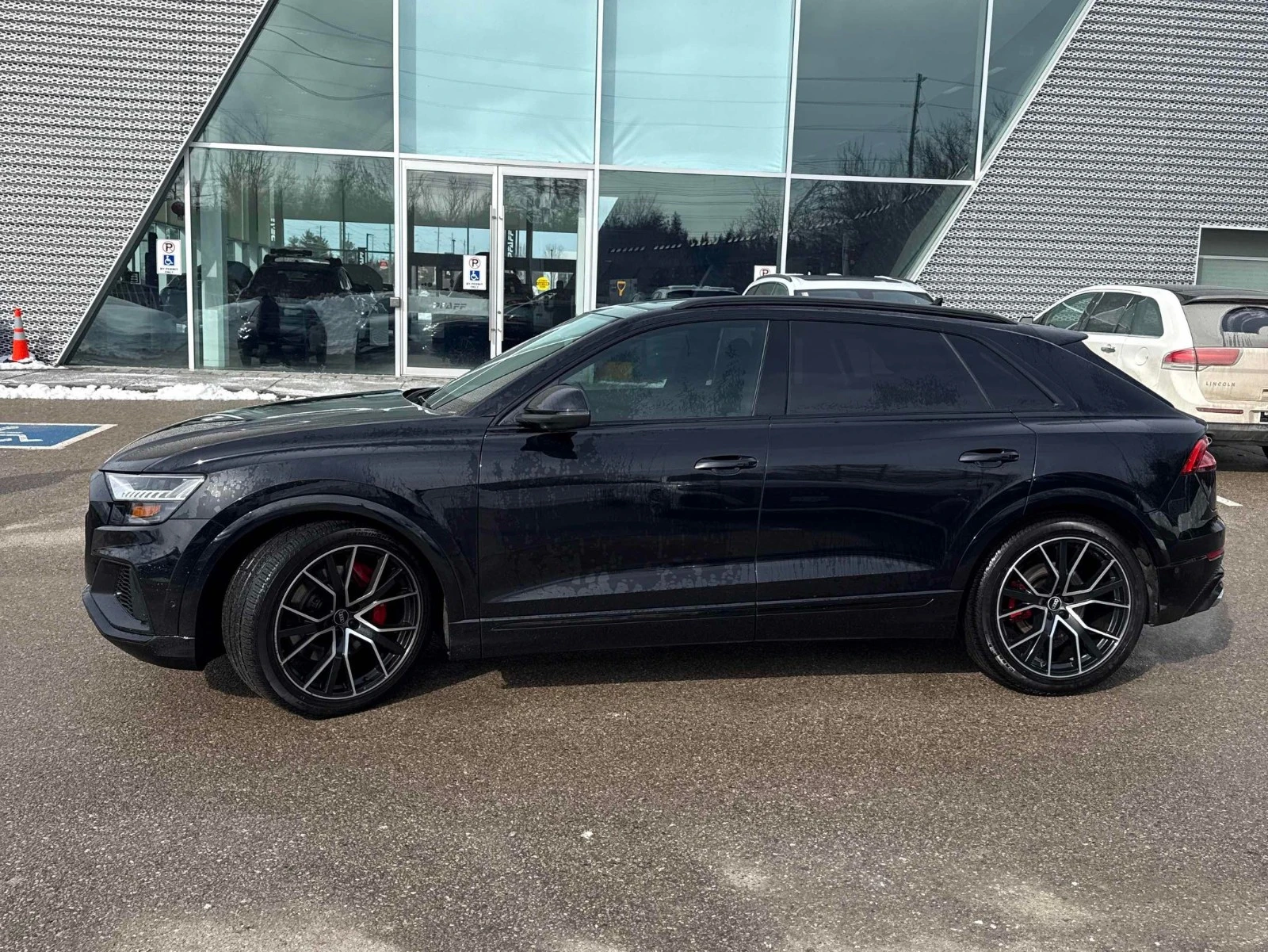 Audi SQ8 С РЕГИСТРАЦИЯ & АВТО КРЕДИТ - изображение 2