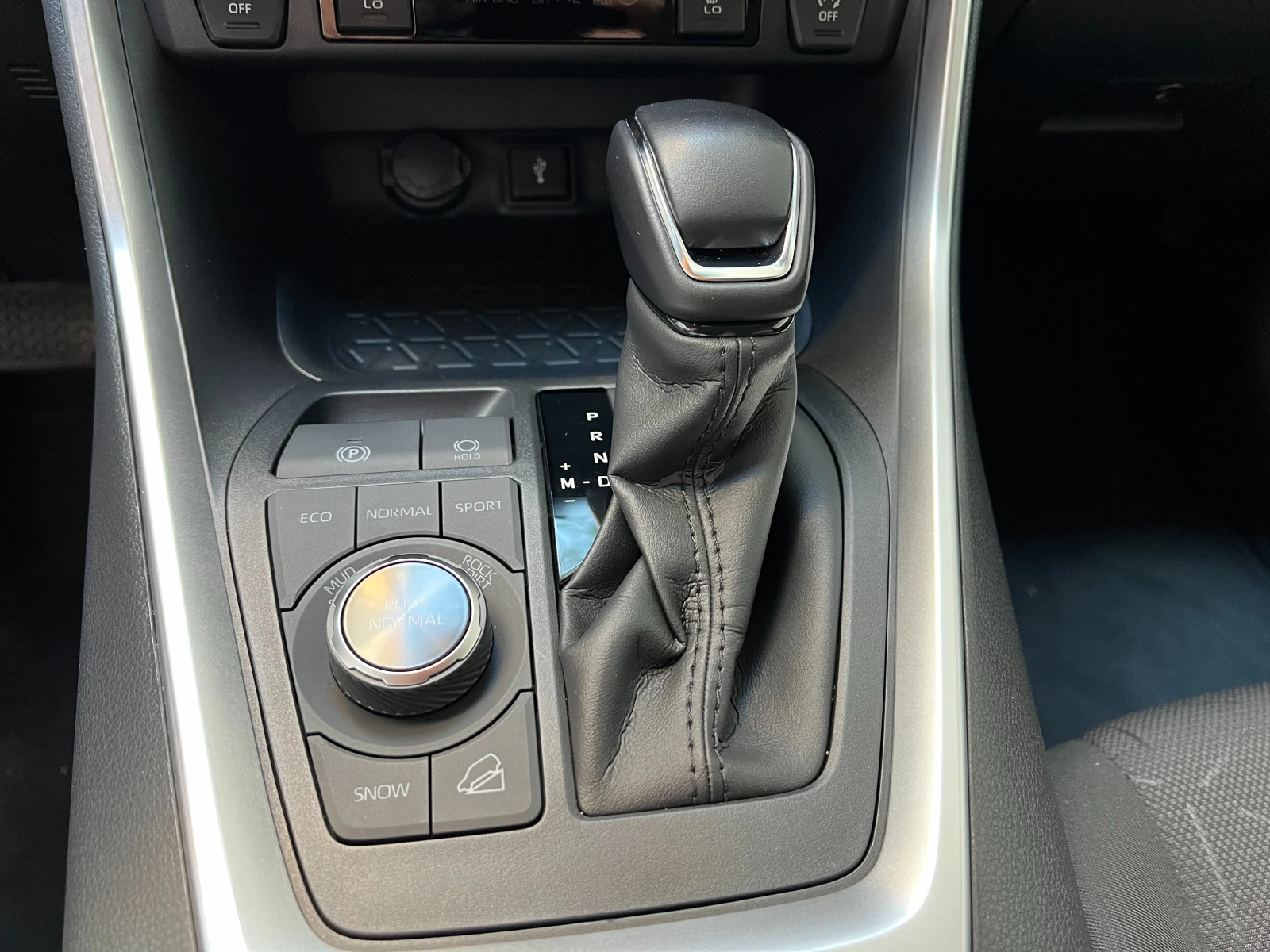 Toyota Rav4 2.0P AWD Executive, снимка 11 - Автомобили и джипове - 53724911