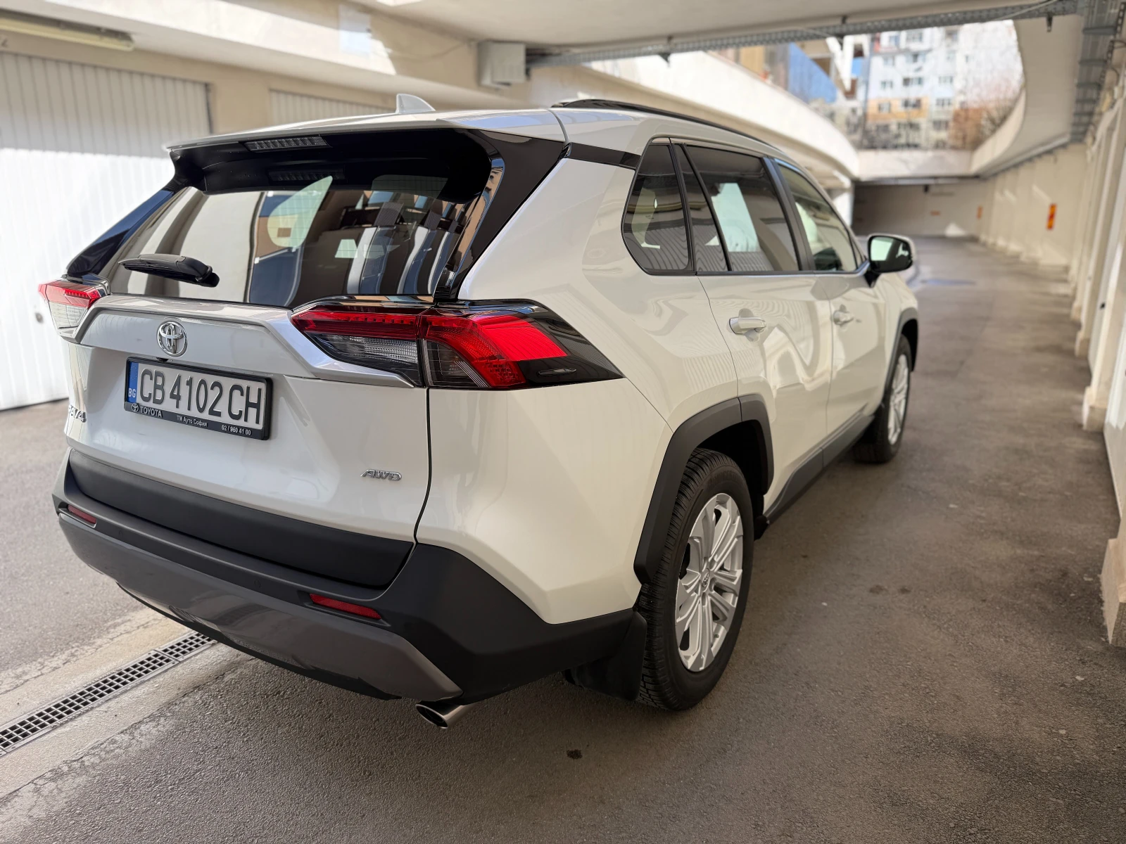 Toyota Rav4 2.0P AWD Executive - изображение 6