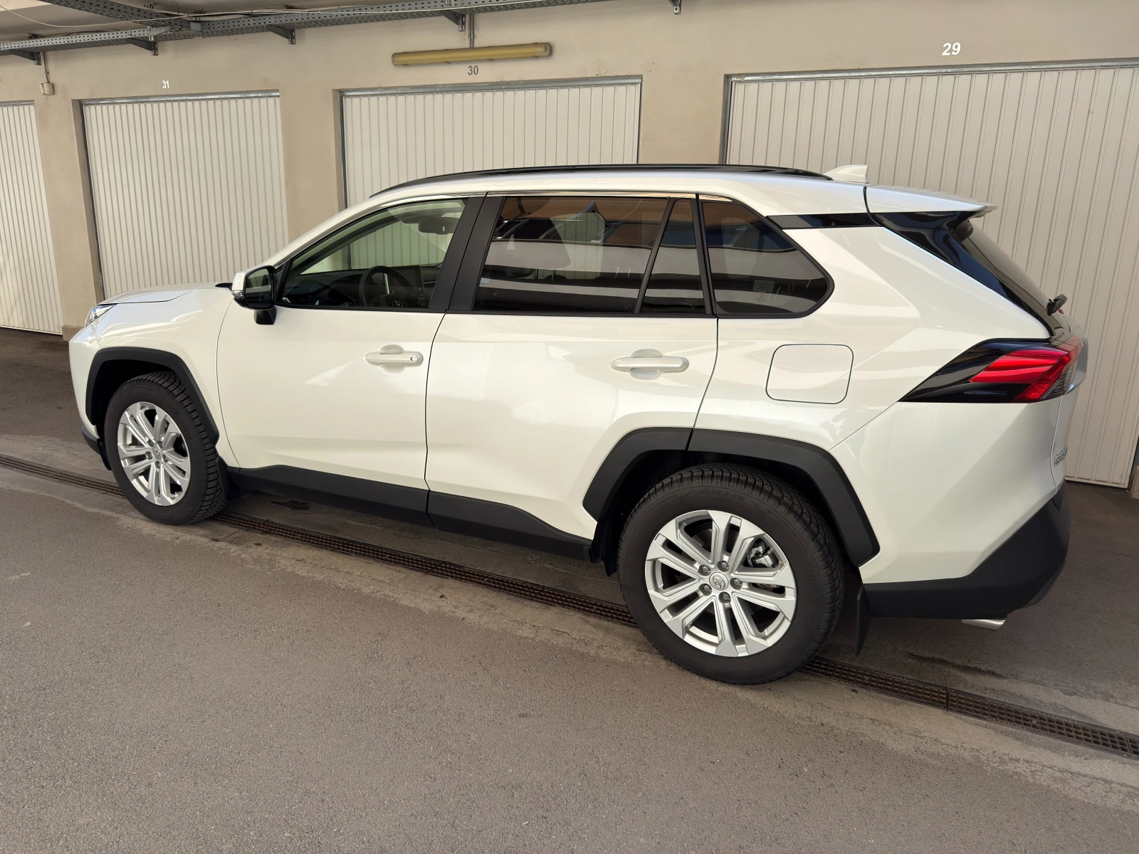 Toyota Rav4 2.0P AWD Executive - изображение 7