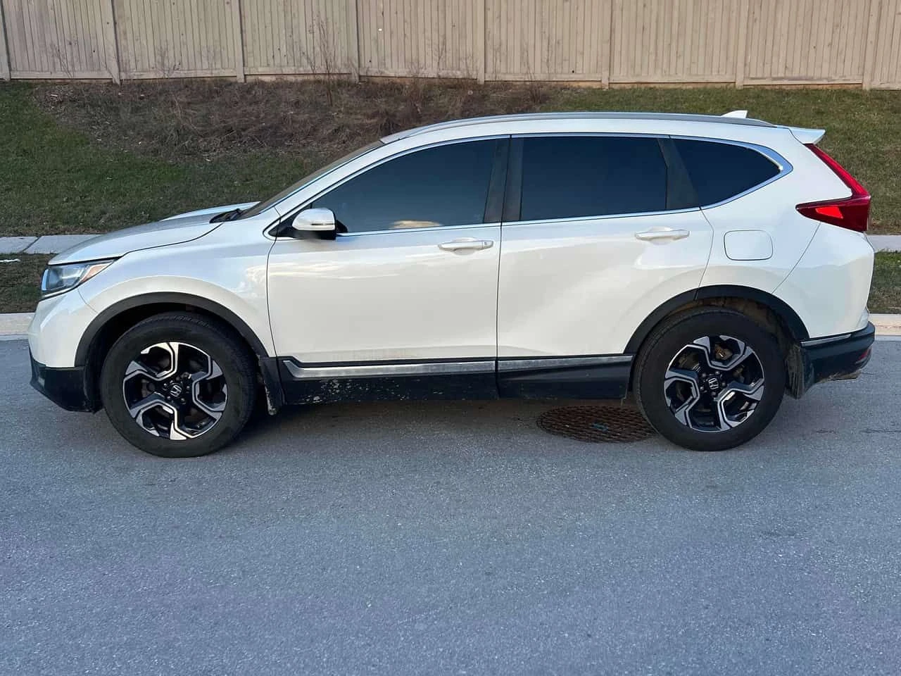 Honda Cr-v * TOURING * 2 КЛЮЧА* ПОДГРЕВ* PANO, снимка 2 - Автомобили и джипове - 54118258